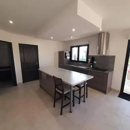 Дом отдыха Maison Neuve A 1 Km De La *